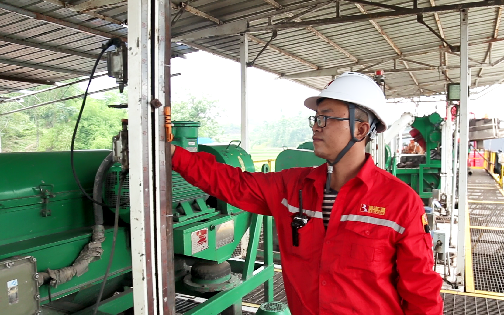 何懷軍：用責任心鉆進(jìn)青春十年(圖2)